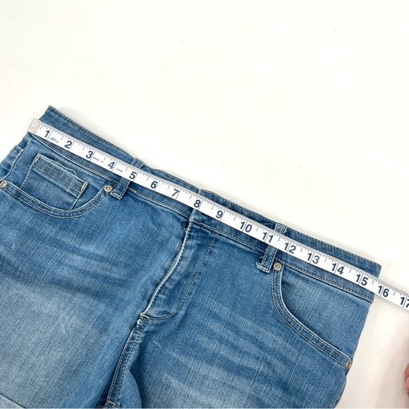 NEW YORK & COMPANY Denim Blue Women's Shorts Size 10 - Picture 10 of 12